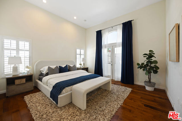 Drew Fenton | 12011 Goshen Avenue Los Angeles CA | MLS: 7095692