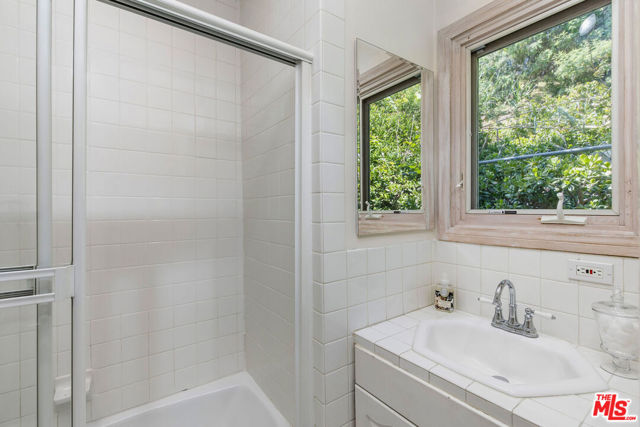 Guest House Bathroom