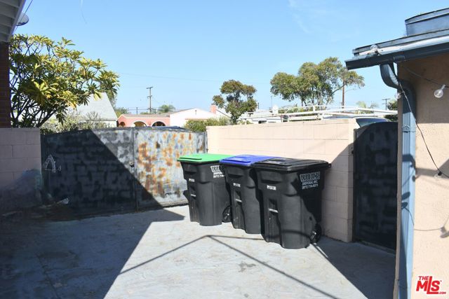 812 W Fernfield Drive, Monterey Park CA: https://media.crmls.org/mediaz/53b7d3cf-3de0-4545-8071-c2ed5d79e0a7.jpg