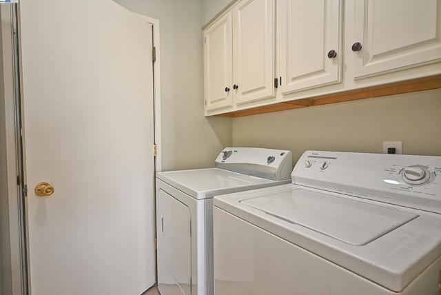 6525 Bellhurst Ln, Castro Valley CA: https://media.crmls.org/mediaz/53b8203d-7835-4026-a982-9494dbd5b290.jpg