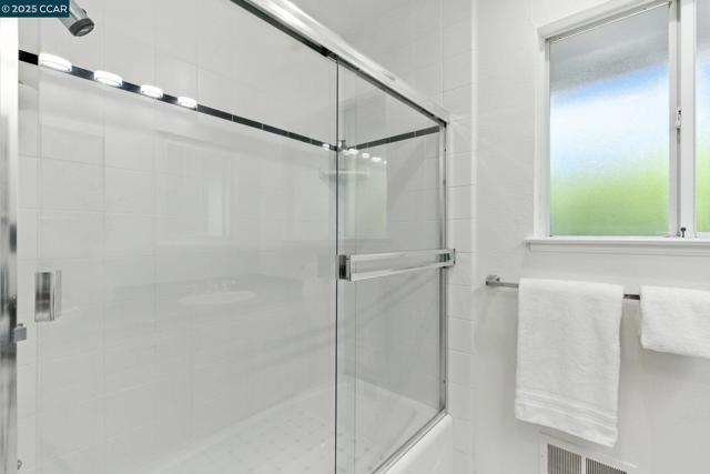575 Old Orchard Dr, Danville CA: https://media.crmls.org/mediaz/53b861f4-0404-43c1-a9ee-cf48beb5cb50.jpg