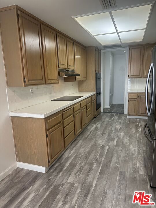 2122 Century Park Lane, Los Angeles CA: https://media.crmls.org/mediaz/53b9075c-0adf-41e7-af4e-5cea2172e118.jpg