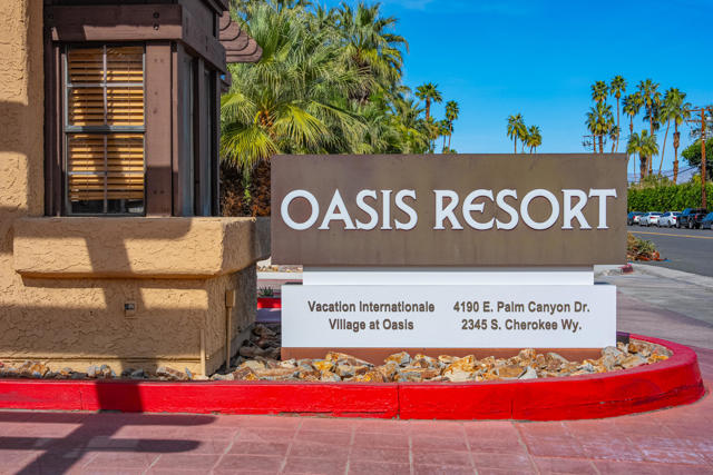 2345 S Cherokee Way, Palm Springs CA: https://media.crmls.org/mediaz/53b91e87-1537-42cf-a510-2ad42b79044c.jpg