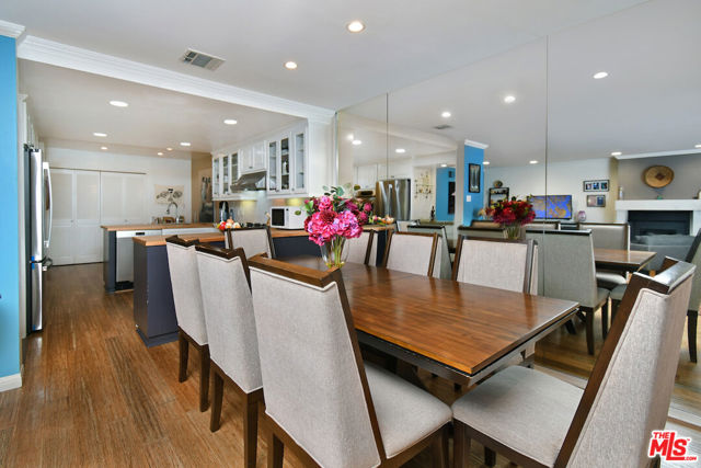 11687 Bellagio Road, Los Angeles CA: https://media.crmls.org/mediaz/53b97bc6-f155-442f-9e0a-409c9ad2e23b.jpg