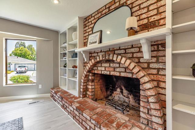 445 Marks Drive, Hollister CA: https://media.crmls.org/mediaz/53b9e28b-9946-4432-af34-b5fbc62d760c.jpg