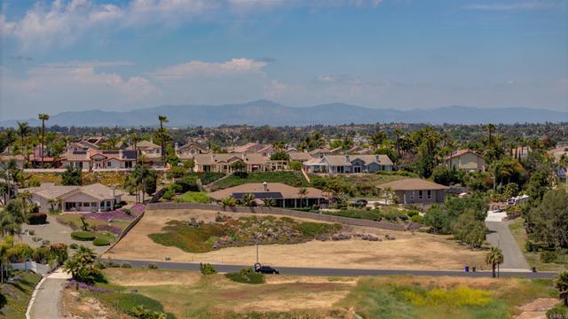 0 Altamira Court, Vista CA: https://media.crmls.org/mediaz/53b9efc9-8705-466d-bea7-dd0db073dc0f.jpg