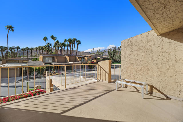73450 Dalea Lane, Palm Desert CA: https://media.crmls.org/mediaz/53ba6ba6-c37c-4d77-bddc-e2e97db633a2.jpg