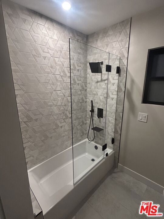 23442 Burbank Boulevard, Woodland Hills CA: https://media.crmls.org/mediaz/53ba81bb-3e34-4589-9912-d6572905c894.jpg