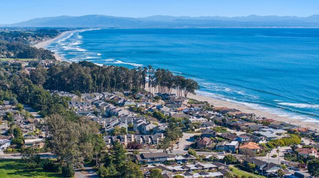 816 Via Tornasol, Aptos CA: https://media.crmls.org/mediaz/53ba90bf-9408-4ebf-b785-72b29f84247e.jpg