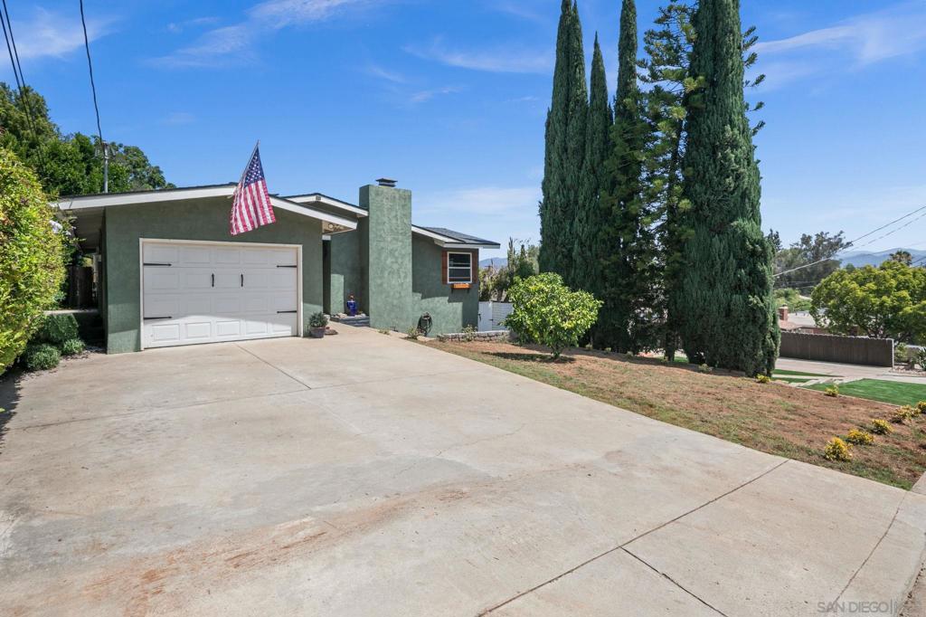 952 5th Ave - photo 3