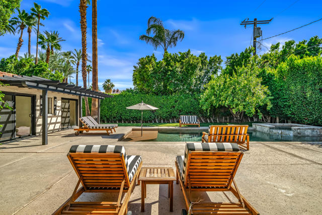 839 N Avenida Olivos, Palm Springs CA: https://media.crmls.org/mediaz/53bb097b-b84f-47b5-96ac-a8a8d97269a2.jpg