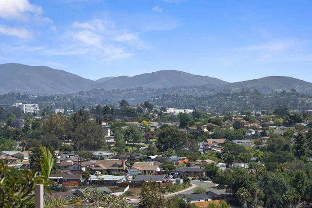 6968 Talisman Ct, San Diego CA: https://media.crmls.org/mediaz/53bb0ec6-2960-40cc-8fea-94ac23d13b31.jpg