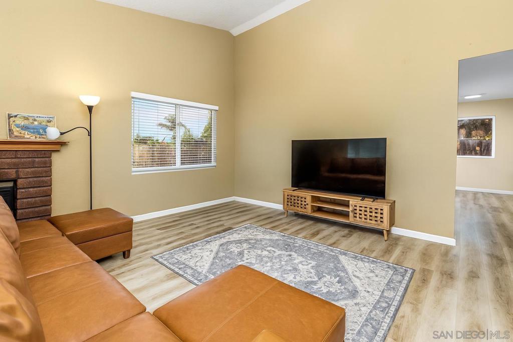 MLS #250032958SD img 9