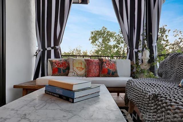9586 Alto Dr, La Mesa CA: https://media.crmls.org/mediaz/53bc3fe9-21dc-4ad8-991b-1438e5cae58e.jpg