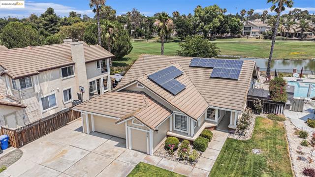 2167 Saint Andrews Ct, Discovery Bay CA: https://media.crmls.org/mediaz/53bc5aa5-7eff-4456-99fa-c577a35f9d59.jpg