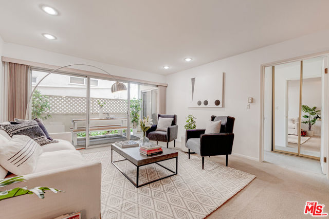516 SAN VICENTE Boulevard, 108 photo 4