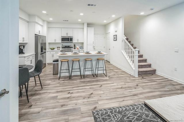 2018 Barite St, Spring Valley CA: https://media.crmls.org/mediaz/53bca5a1-a103-424c-891f-eb7d0a980f92.jpg