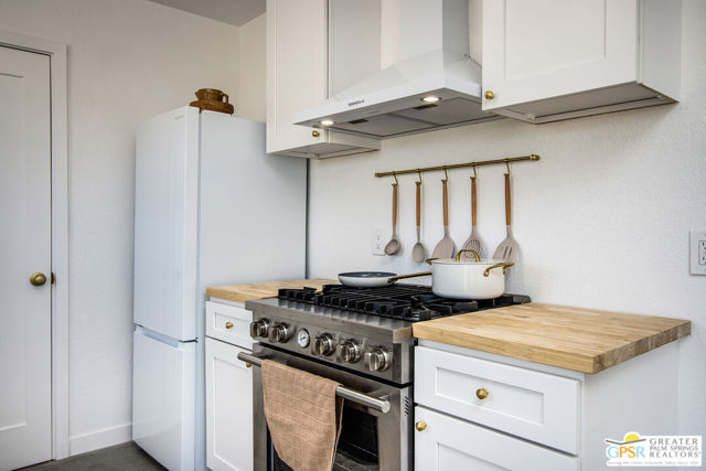 4742 Avenida La Flora Desierta, Joshua Tree CA: https://media.crmls.org/mediaz/53bdb642-faee-47c7-bd2d-d9cfdfb6d451.jpg