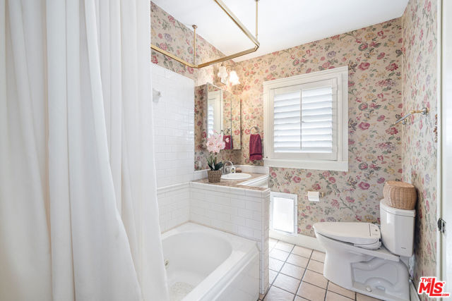 13721 W Telegraph Road, Santa Paula CA: https://media.crmls.org/mediaz/53bdbdb7-999e-493b-89e0-a977cc7fb983.jpg