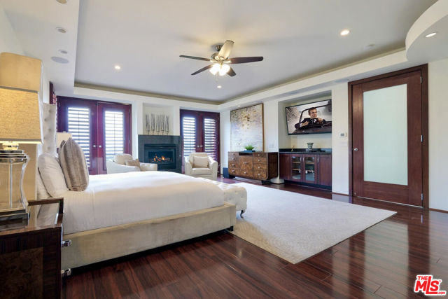 8835 Evanview Drive, Los Angeles CA: https://media.crmls.org/mediaz/53be865c-b1b1-4541-b905-663e05c6ff2c.jpg