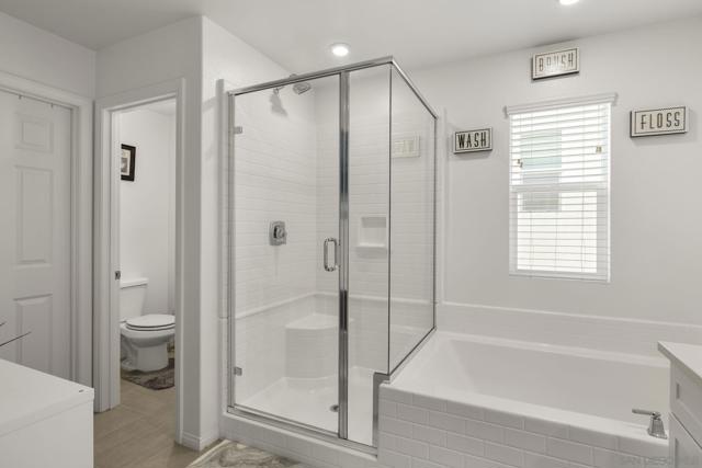 532 Enzo St, Lake Elsinore CA: https://media.crmls.org/mediaz/53bf10ad-ee1a-4508-b5b2-209f95f0b1f8.jpg
