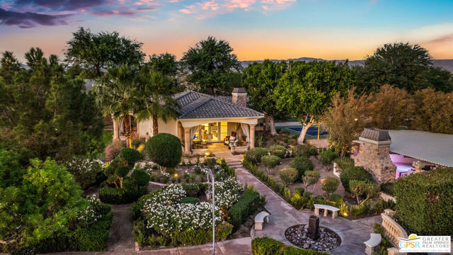 1 Saint Petersburg Court, Rancho Mirage CA: https://media.crmls.org/mediaz/53bfa0b1-c996-42a5-922e-2ea84c111d47.jpg