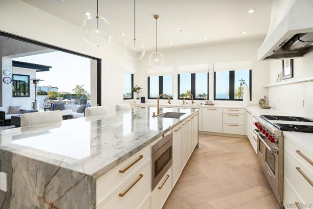 2365 Via Siena, La Jolla CA: https://media.crmls.org/mediaz/53bfad47-eab1-42c6-918f-165fa92c7978.jpg