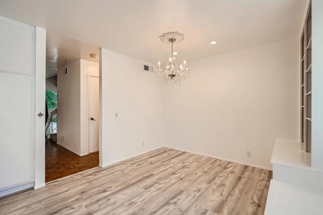 Detail Gallery Image 9 of 28 For 3253 Caminito Eastbluff #28,  La Jolla,  CA 92037 - 3 Beds | 2/1 Baths