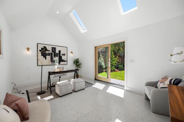 2205 Adeline Drive, Burlingame CA: https://media.crmls.org/mediaz/53c05e37-2764-4636-bbc5-567ef32bc344.jpg