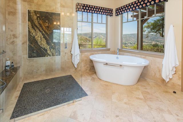 Detail Gallery Image 10 of 70 For 284 Ramona Real, Ramona,  CA 92065 - 3 Beds | 2 Baths