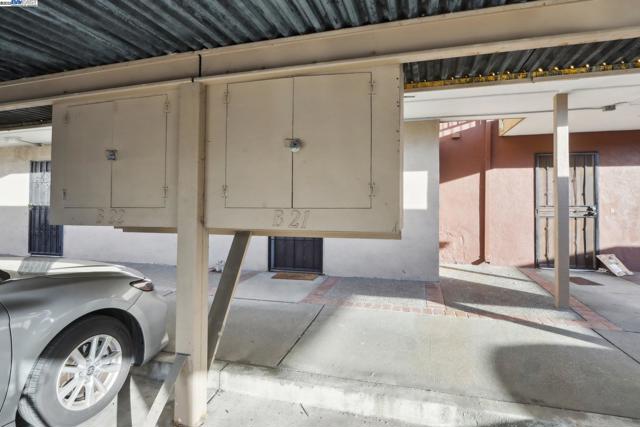 Image 16 of 25 For 38455 Bronson St  128