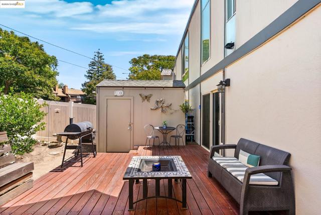 2044 Sierra Rd., Concord CA: https://media.crmls.org/mediaz/53c42895-dcee-4ff2-8566-659a04791e28.jpg