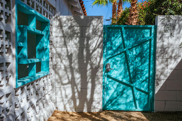 748 N Calle Rolph, Palm Springs, CA 92262