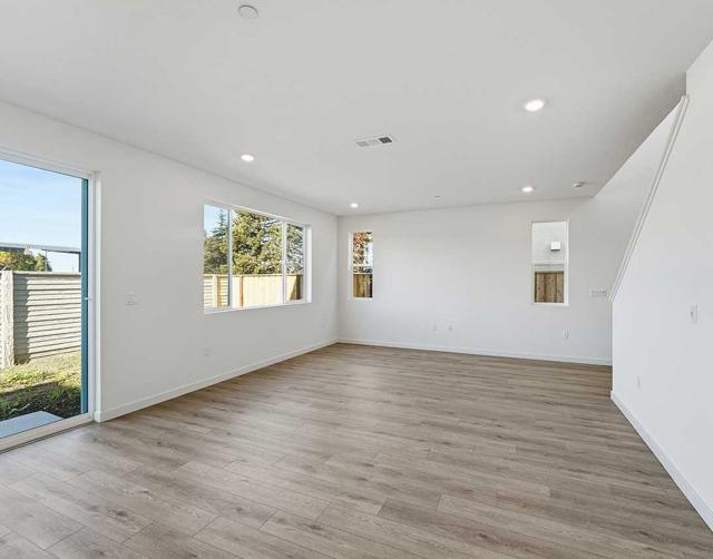 104 Dogwood Street, Hollister CA: https://media.crmls.org/mediaz/53c4e12a-40b0-4fe5-a390-c0a4a93c098d.jpg