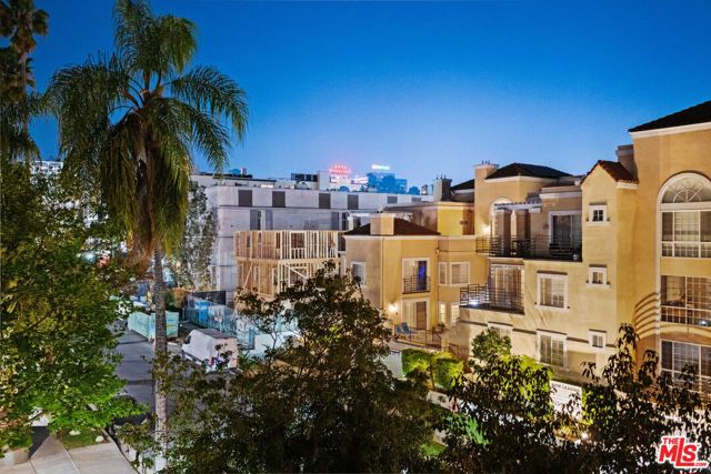 1411 N Detroit Street, Los Angeles CA: https://media.crmls.org/mediaz/53c6705f-32ff-418a-9c0d-cfe38ee2ce16.jpg
