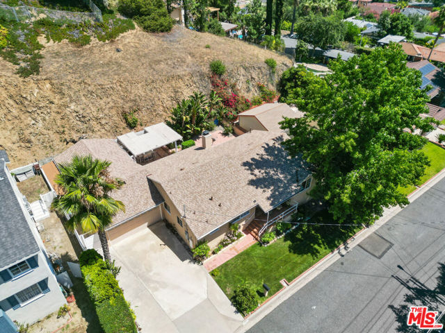 634 Solway Street photo 3
