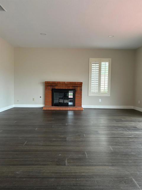 Image 12 of 55 For 672 Chateau Place