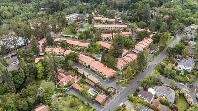 18400 Overlook Road, Los Gatos CA: https://media.crmls.org/mediaz/53c7e210-15b9-40eb-b273-cc4a27f8740d.jpg