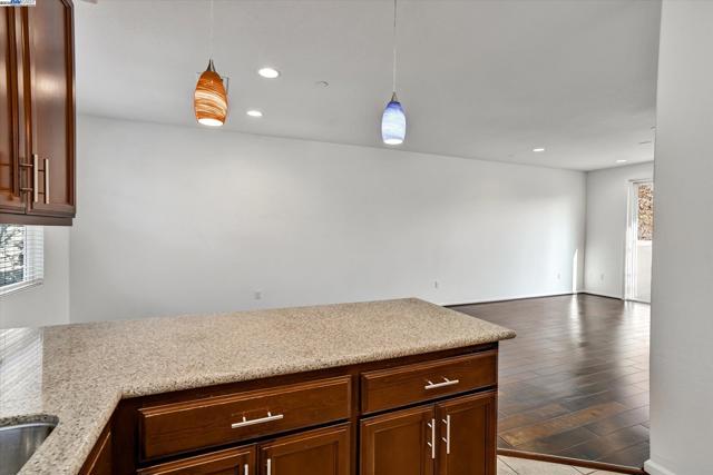 2890 Kew Ave, Livermore CA: https://media.crmls.org/mediaz/53c875bb-d0a9-4a0f-83e5-c2fc97f1e590.jpg