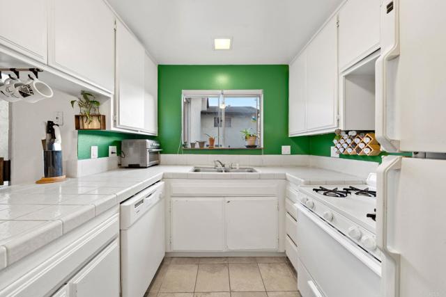 Image 14 of 26 For 3639 Lemona Avenue A