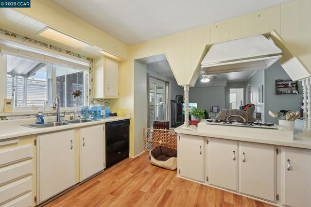 327 La Vina, Pacheco CA: https://media.crmls.org/mediaz/53c89f8f-0165-4451-9d9d-d969084e893b.jpg
