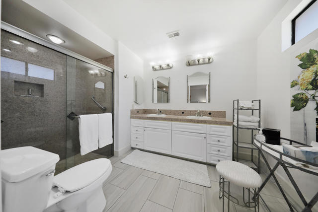 5 Majorca Drive, Rancho Mirage CA: https://media.crmls.org/mediaz/53c8c029-efdf-45c1-b36d-baece0f76a44.jpg
