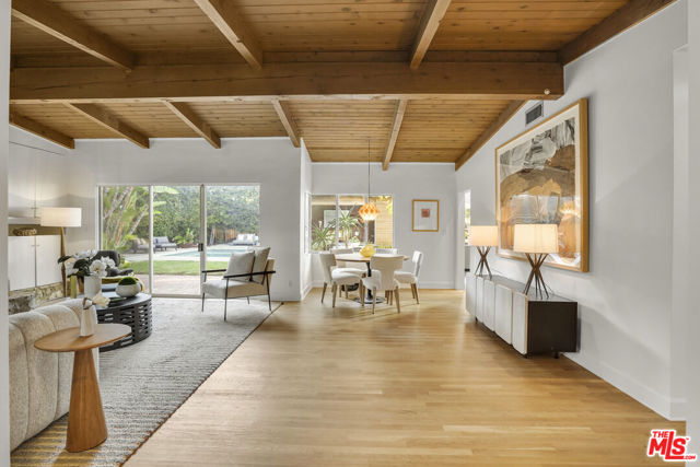 12815 Sarah Street, Studio City CA: https://media.crmls.org/mediaz/53c92fe9-1262-400f-802f-2b082c8a2f93.jpg