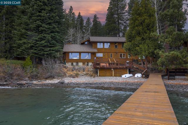 5768 N Lake Blvd, Carnelian Bay CA: https://media.crmls.org/mediaz/53c94861-5200-42c5-8666-215f54937f09.jpg