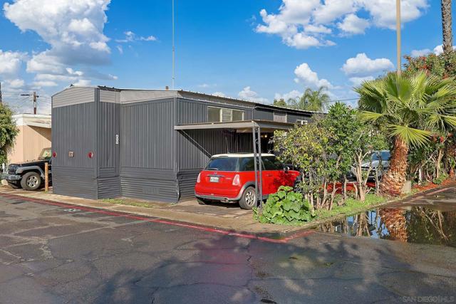 150 S Anza St, El Cajon CA: https://media.crmls.org/mediaz/53c96bc6-cee0-4bd3-8db7-6d966a256e8d.jpg