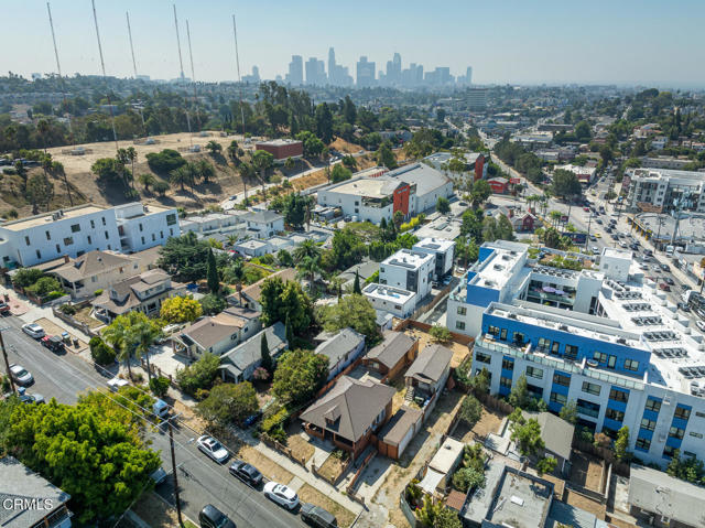 2132 branden Street, Los Angeles CA: https://media.crmls.org/mediaz/53c9be27-59b8-45f9-be60-51abe62e5da4.jpg
