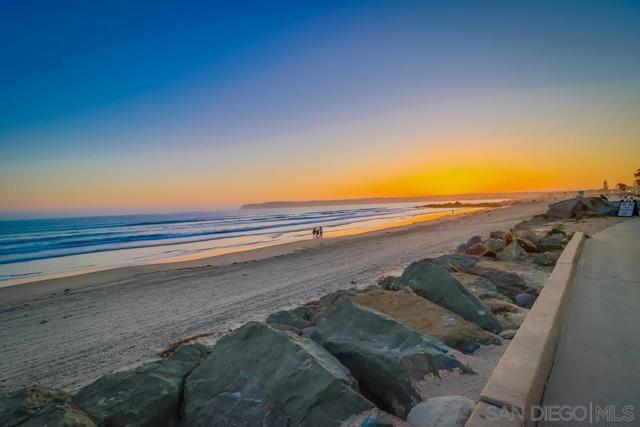 1720 Avenida Del Mundo, Coronado CA: https://media.crmls.org/mediaz/53c9e146-f862-48e3-a6f3-249913f1bac6.jpg