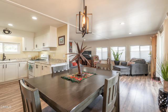 117 Don Felipe Way, Ojai CA: https://media.crmls.org/mediaz/53c9eded-e985-4b70-b648-32dc6387c0b1.jpg