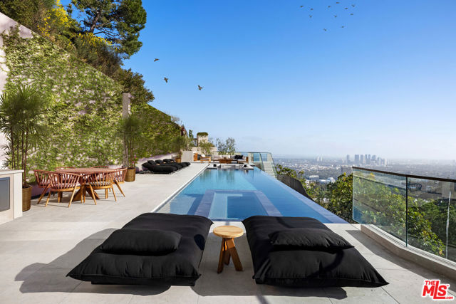 Image 2 of 50 For 1690 Doheny Drive
