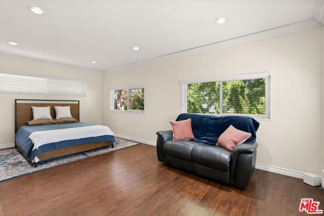 8420 Bleriot Avenue, Los Angeles CA: https://media.crmls.org/mediaz/53cb1096-1c8f-4f5d-ad41-4a673108f2cf.jpg